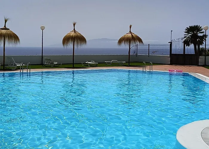 Terrace With Sea View - Free Pool דירה אדחה